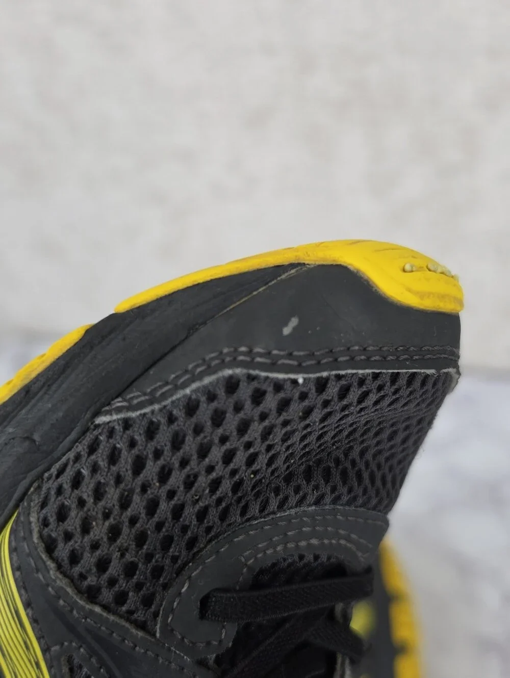 ASICS Jolt 2 Graphite Grey Vibrant Yellow Kids Boys Toddler Size 12